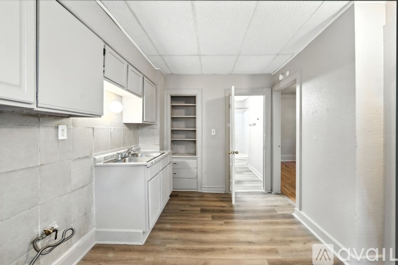 Milwaukee Apartment: 3402 N 3rd St