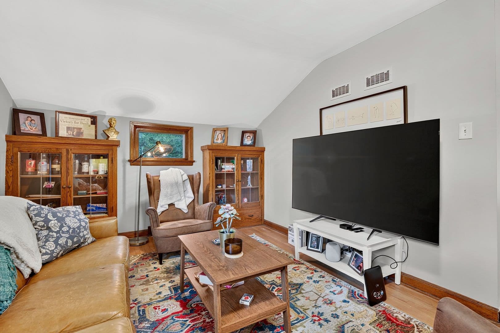 Wauwatosa Apartment: 1424 N 70th St