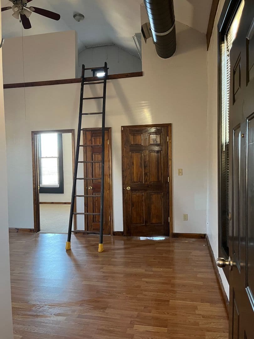 Milwaukee Apartment: 311 W Brown St