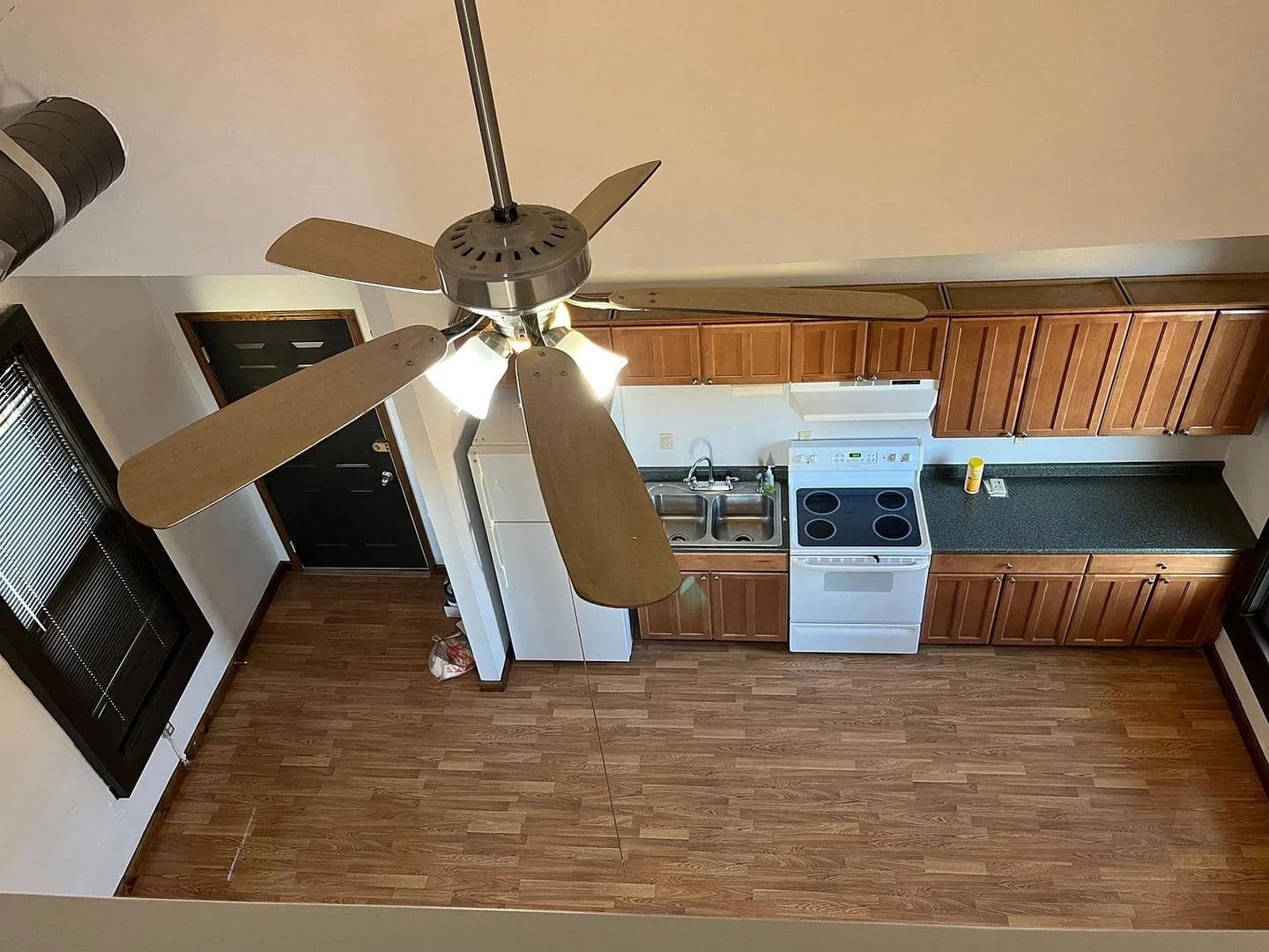 Milwaukee Apartment: 311 W Brown St