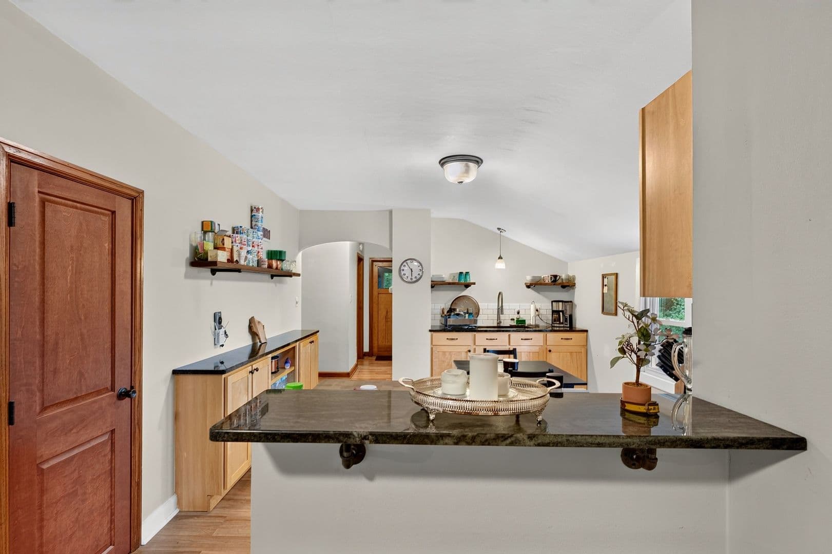 Wauwatosa Apartment: 1424 N 70th St