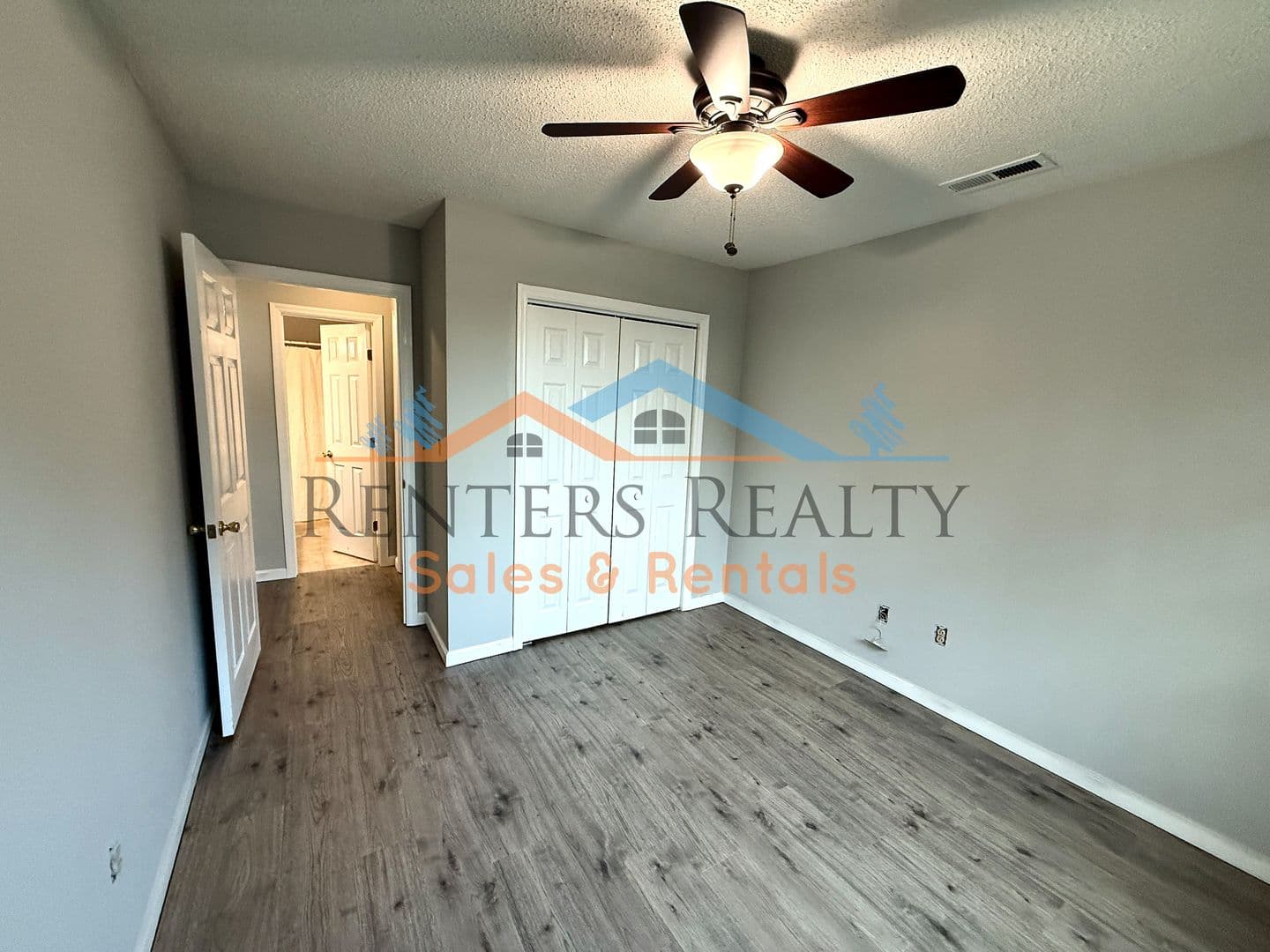 Madison House: 122 Sunset Ridge