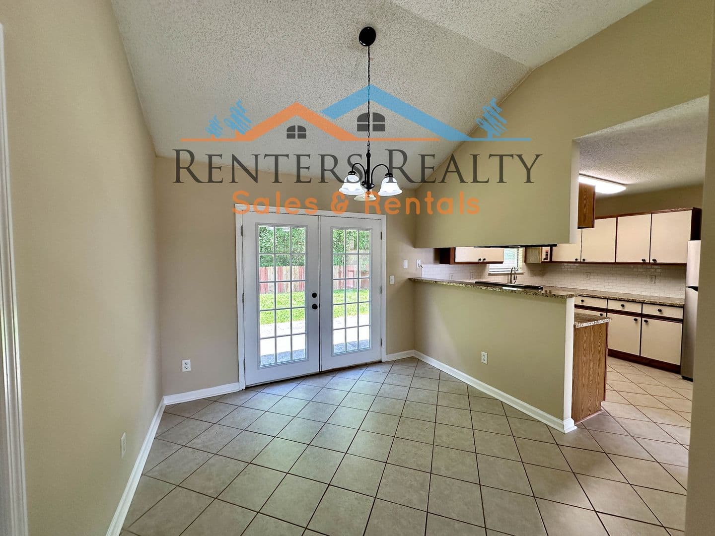 Madison House: 214 Shoals Point Trail