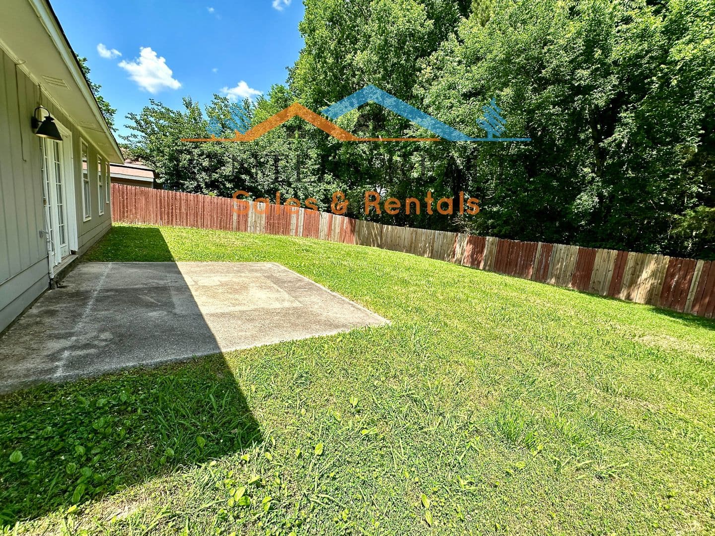 Madison House: 214 Shoals Point Trail