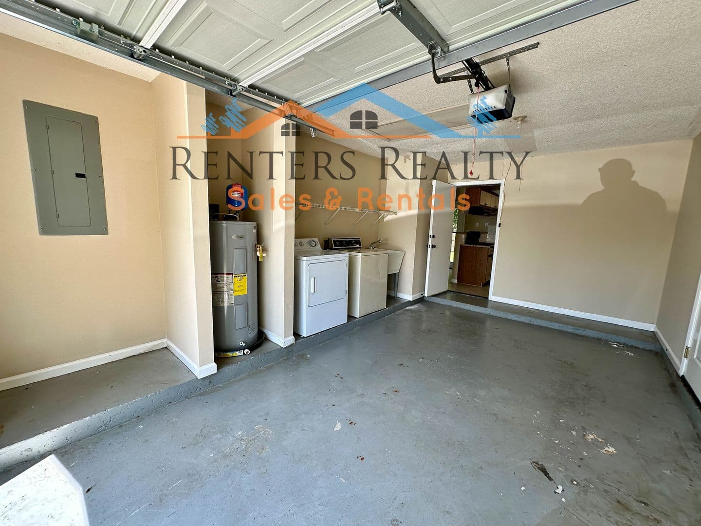Madison House: 214 Shoals Point Trail
