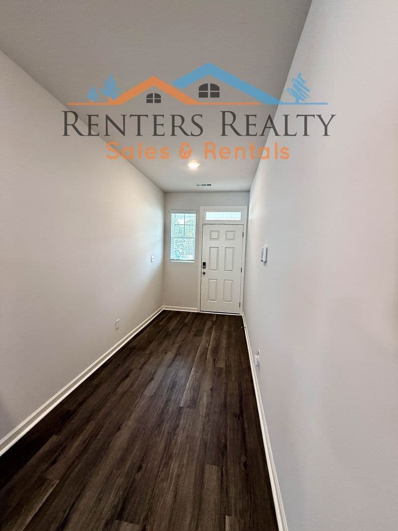 Madison Townhome: 223 Maple Spring Trl