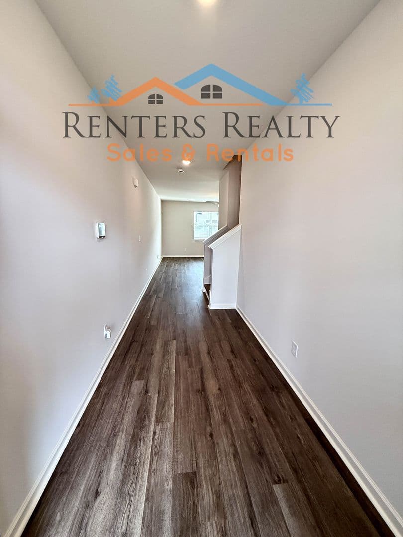 Madison Townhome: 223 Maple Spring Trl