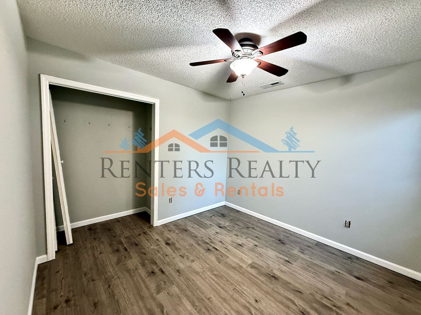 Madison House: 122 Sunset Ridge