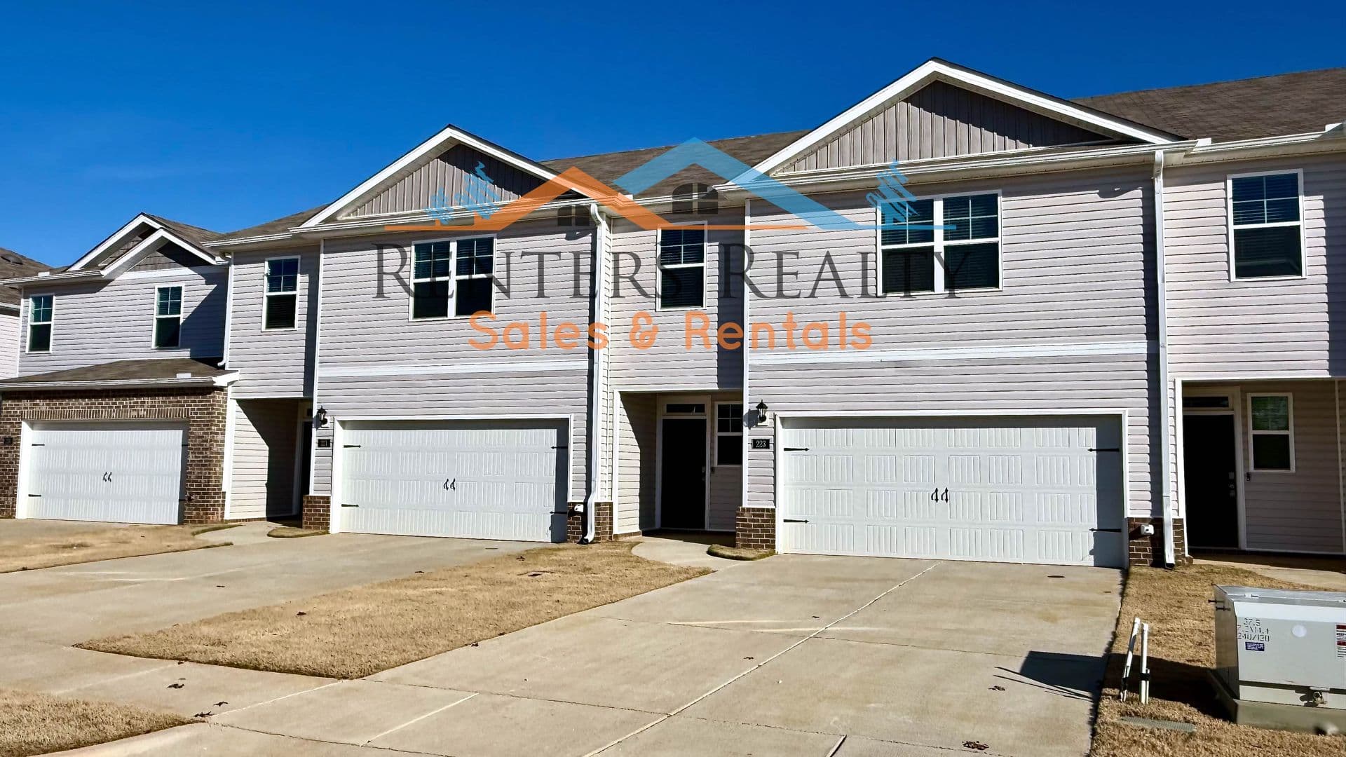 Madison Townhome: 223 Maple Spring Trl