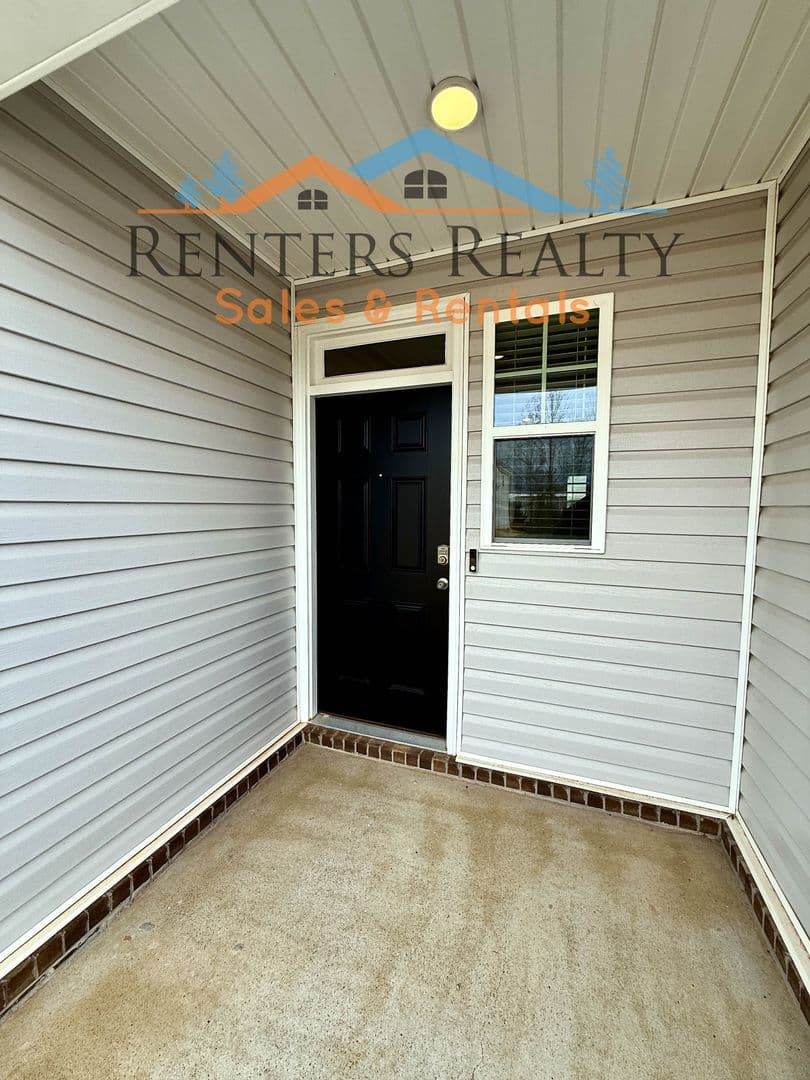 Madison Townhome: 223 Maple Spring Trl