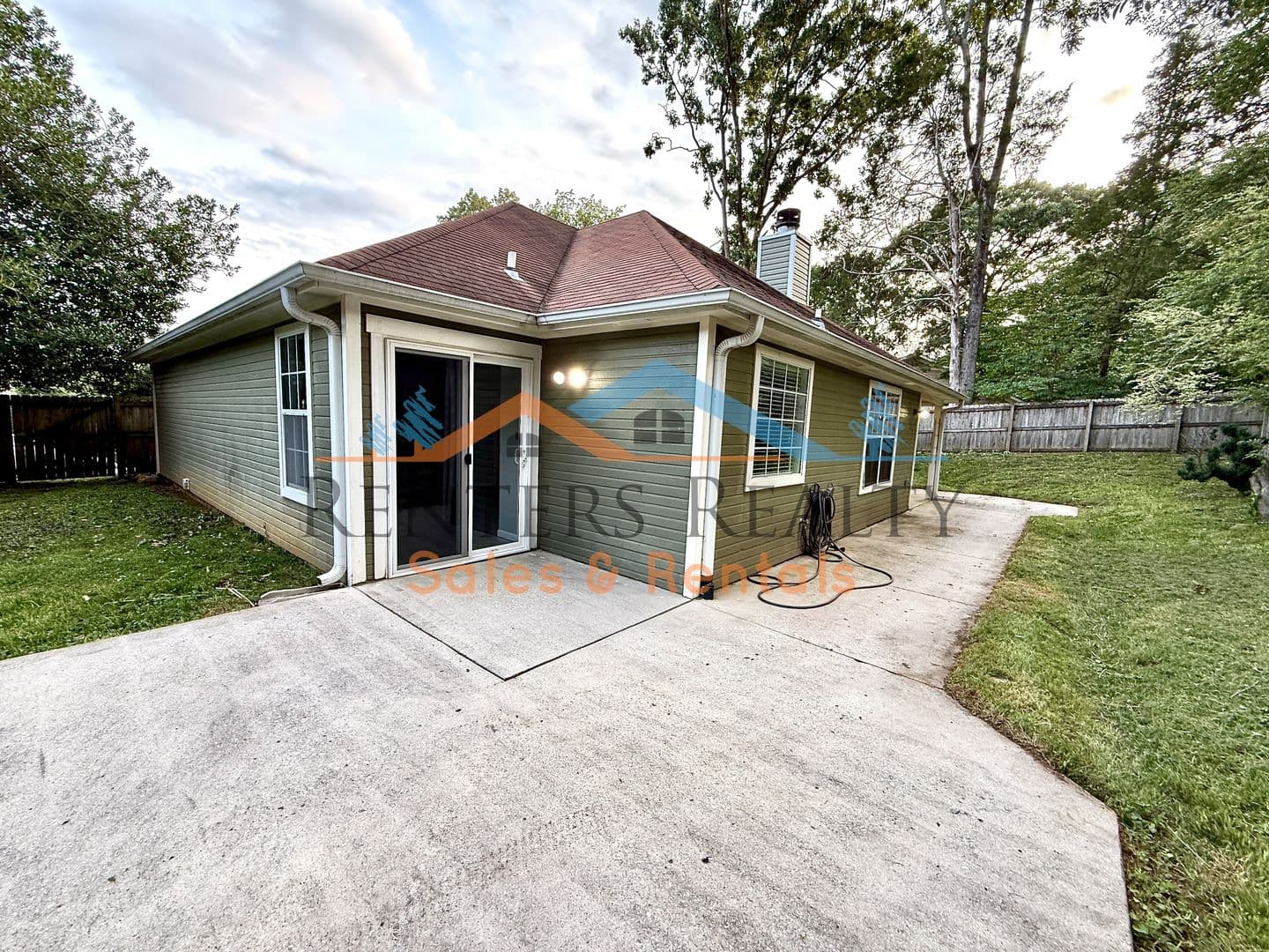 Madison House: 122 Sunset Ridge