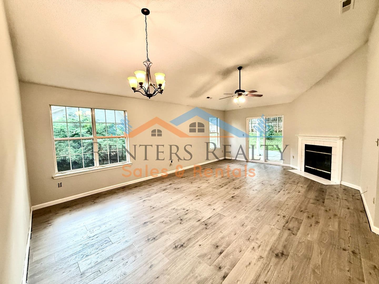 Madison House: 122 Sunset Ridge