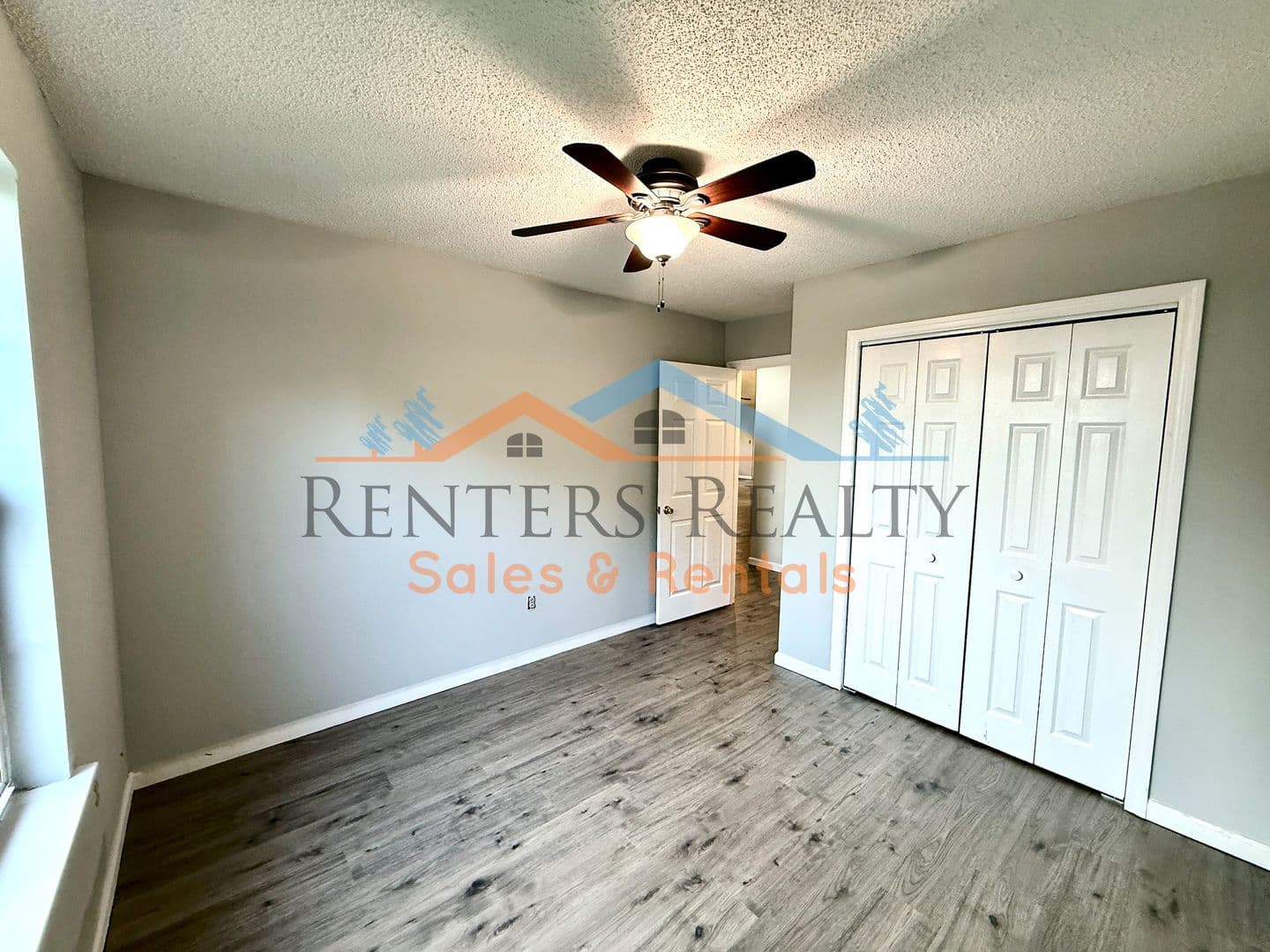 Madison House: 122 Sunset Ridge