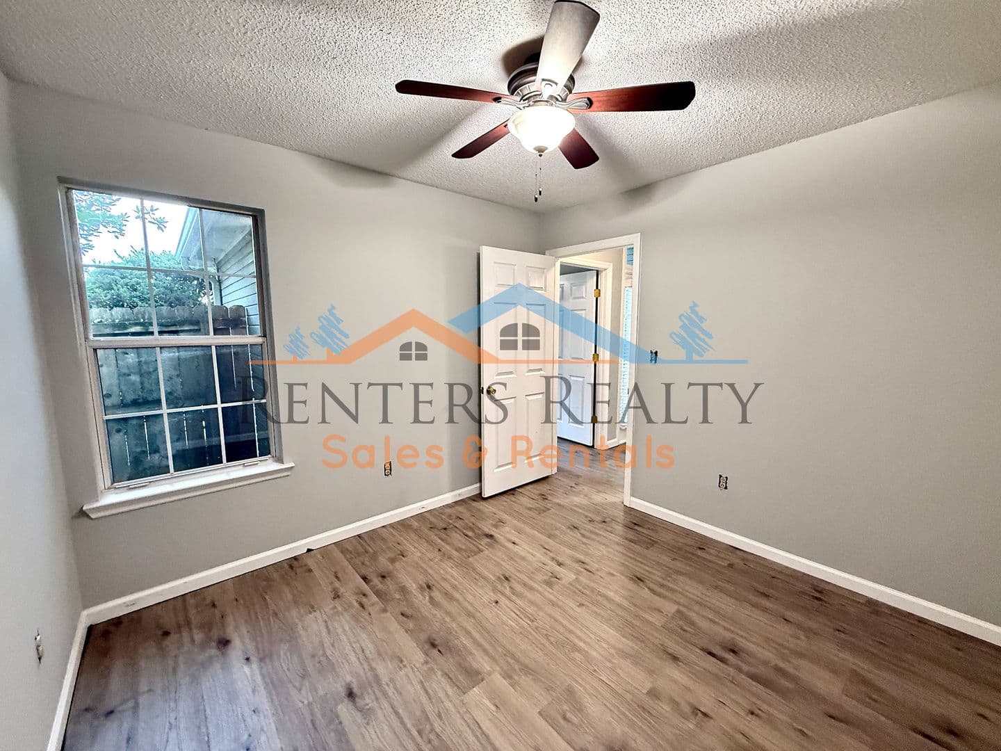 Madison House: 122 Sunset Ridge
