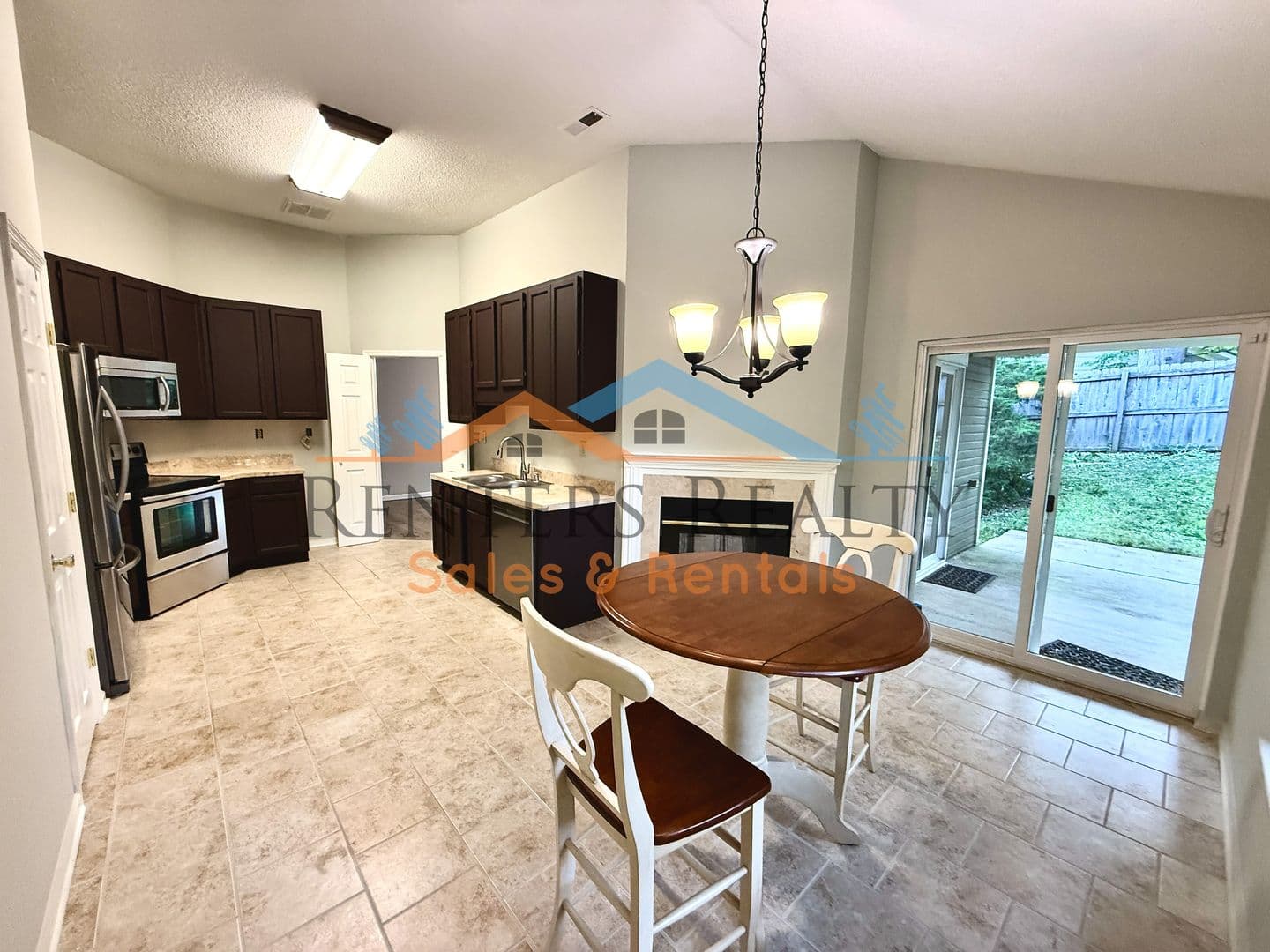 Madison House: 122 Sunset Ridge