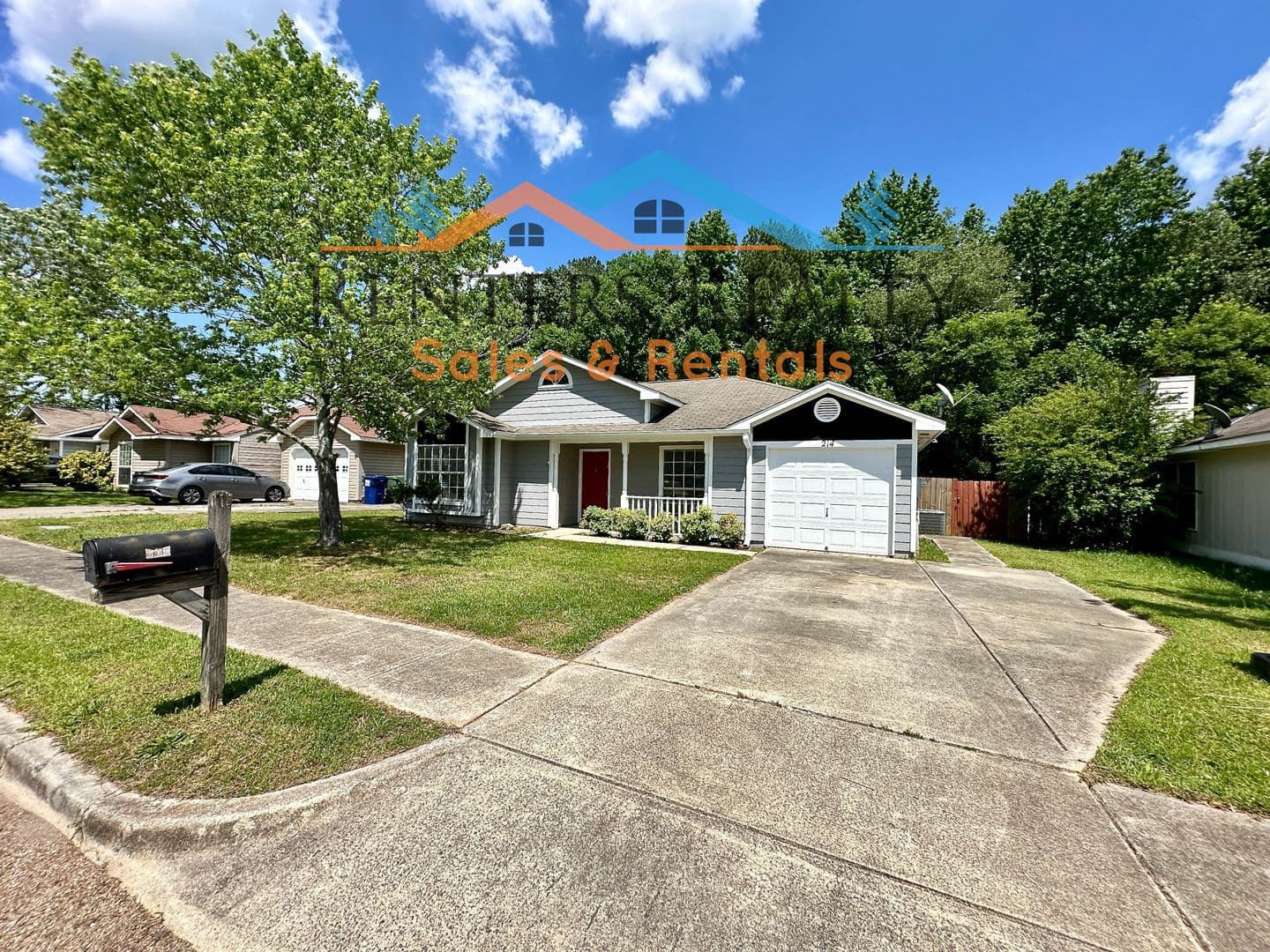 Madison House: 214 Shoals Point Trail