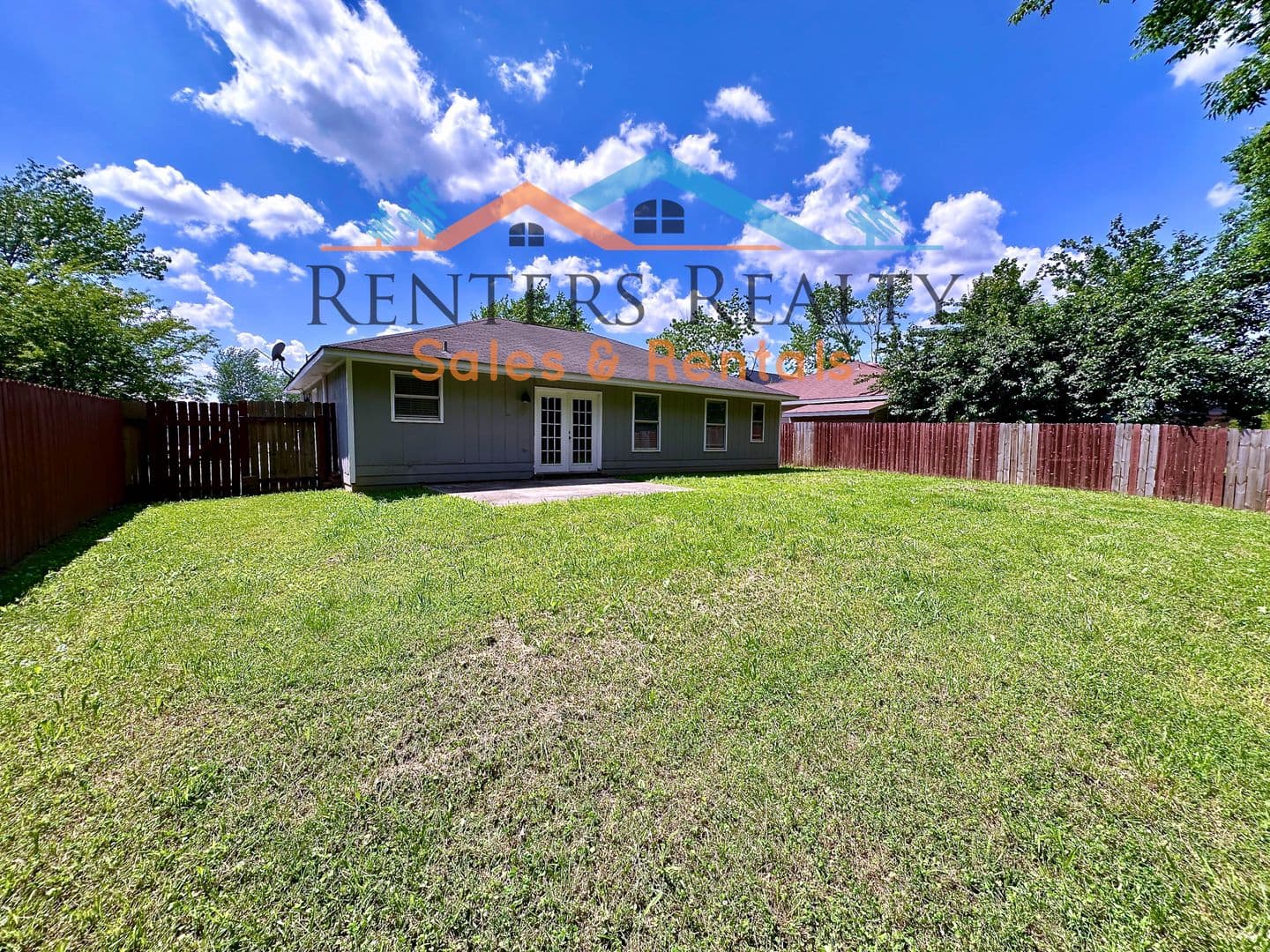 Madison House: 214 Shoals Point Trail