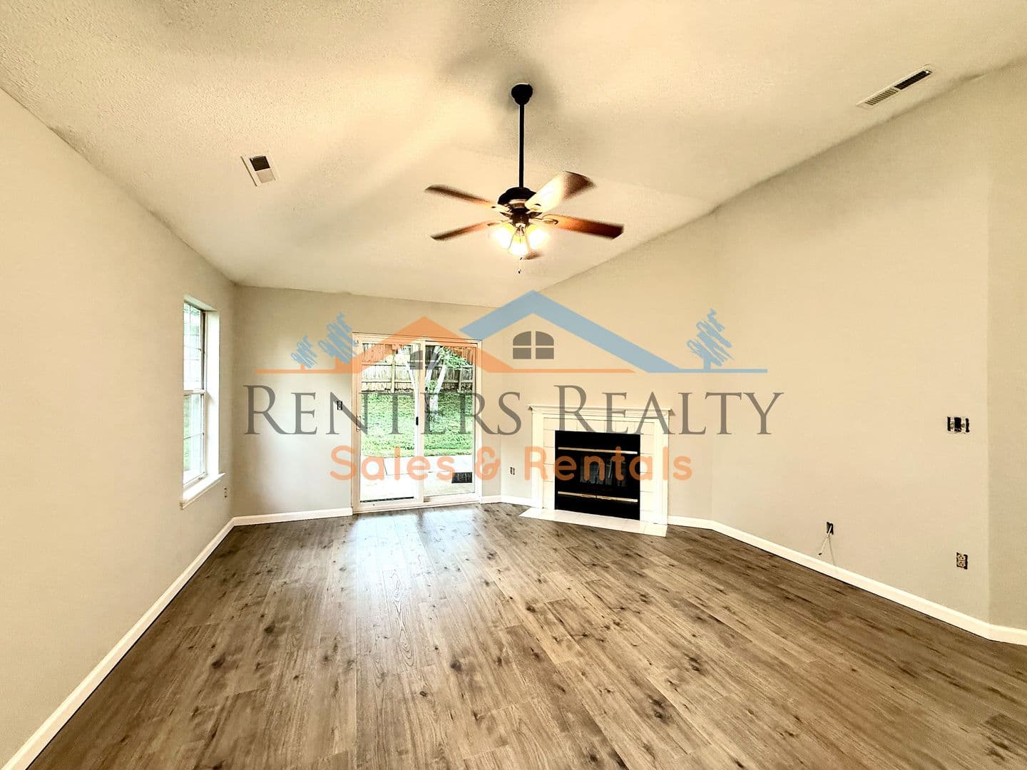 Madison House: 122 Sunset Ridge