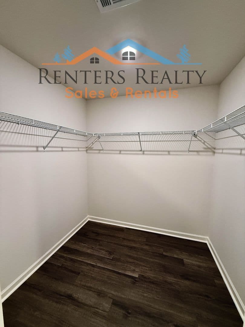 Madison Townhome: 223 Maple Spring Trl