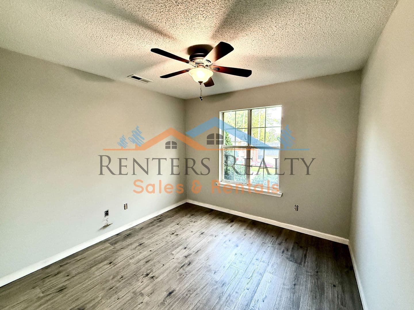 Madison House: 122 Sunset Ridge