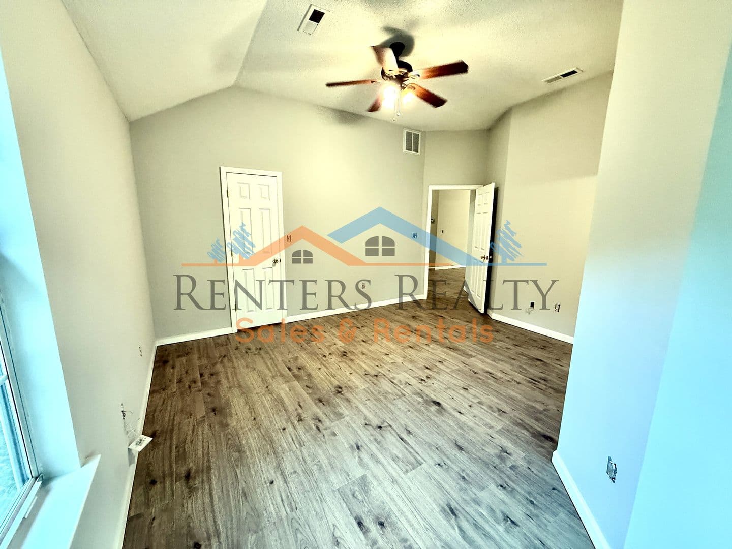 Madison House: 122 Sunset Ridge