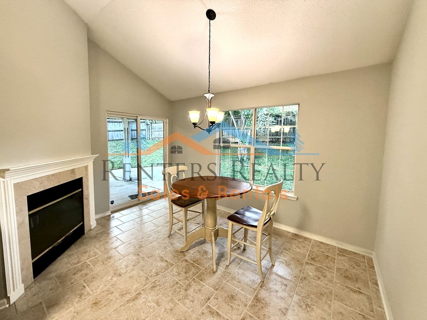 Madison House: 122 Sunset Ridge