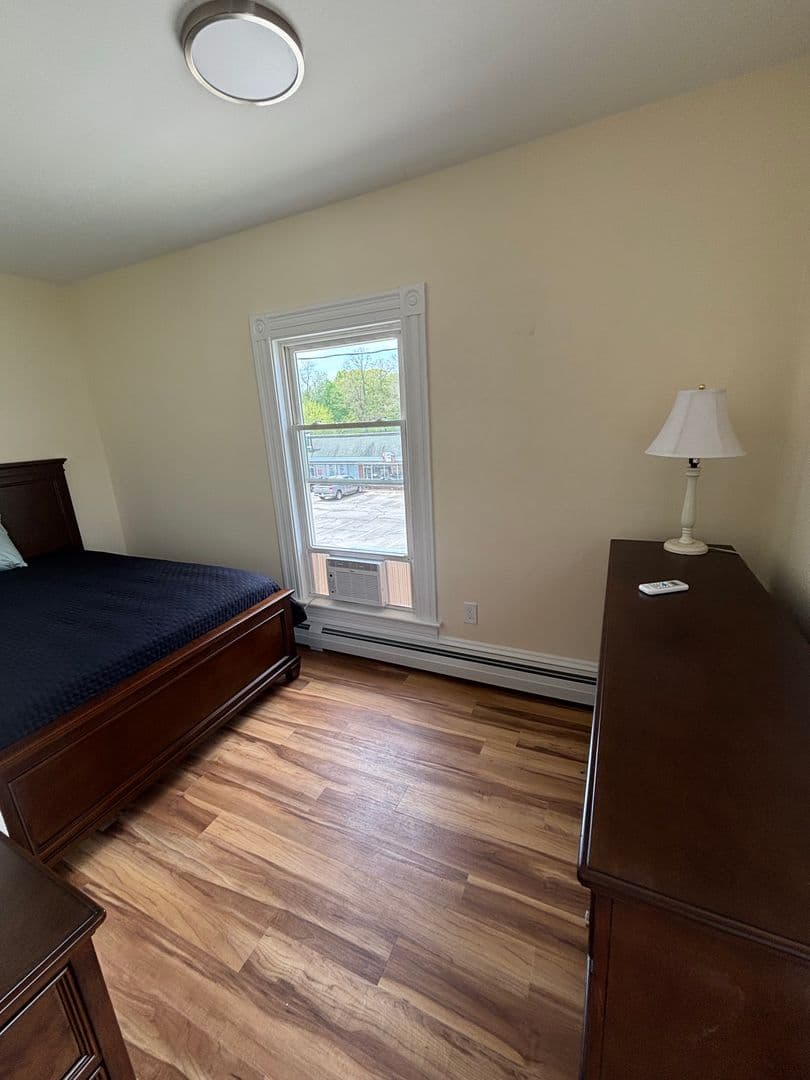 Brunswick Apartment: 49 Cumberland St