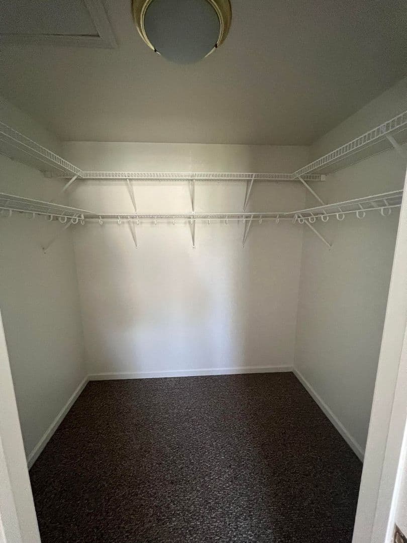Brunswick House: 4 Enterprise Dr
