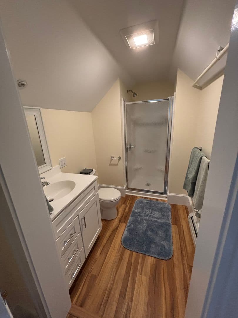 Brunswick Apartment: 49 Cumberland St