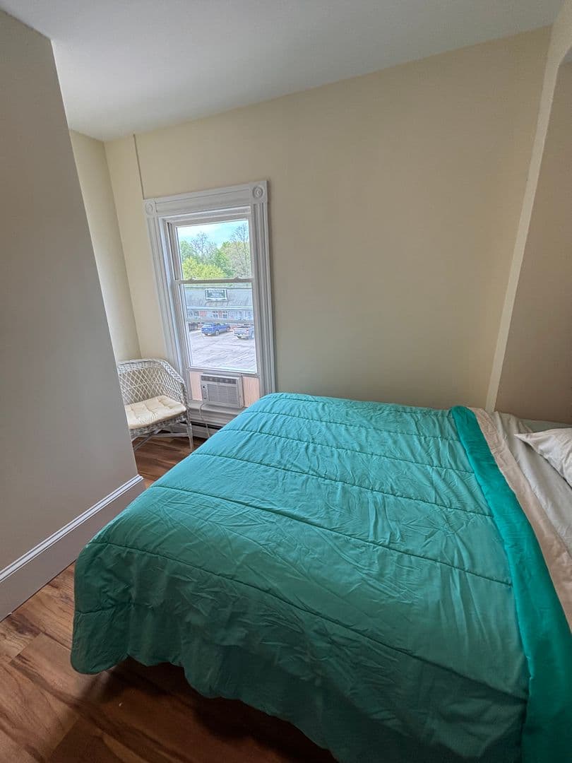 Brunswick Apartment: 49 Cumberland St