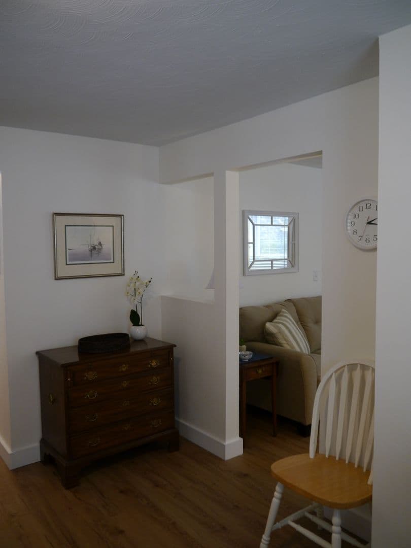 Brunswick Apartment: 16 School Street