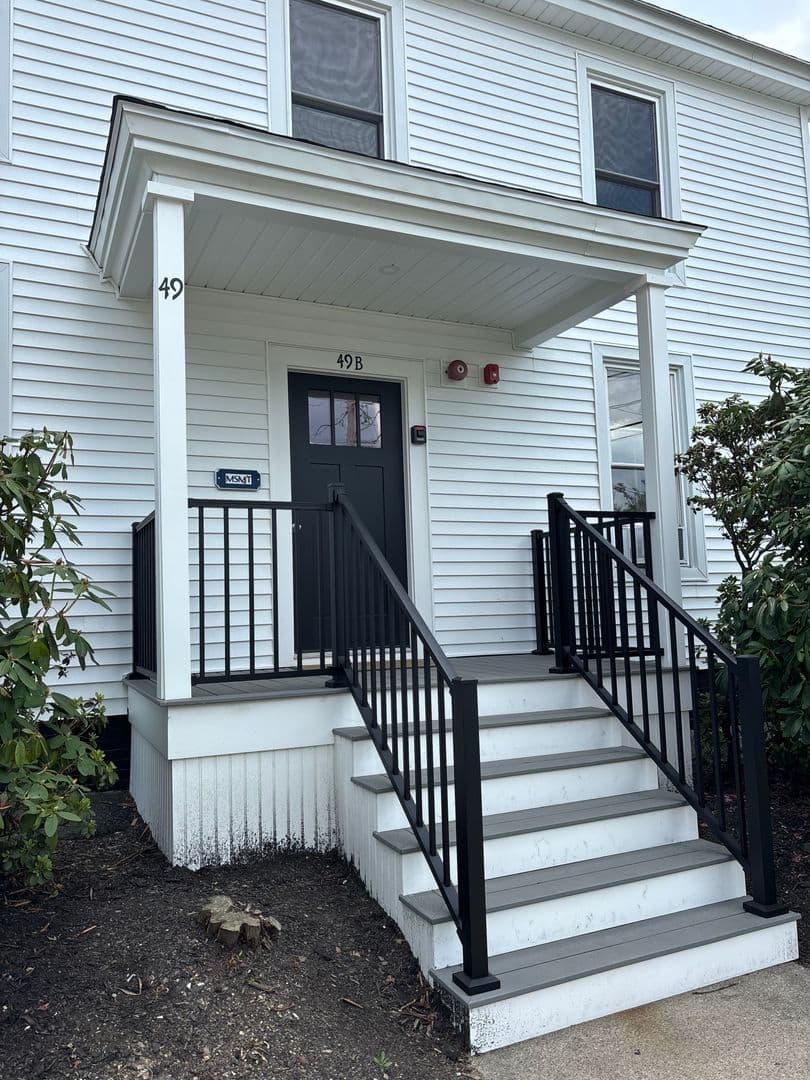 Brunswick Apartment: 49 Cumberland St