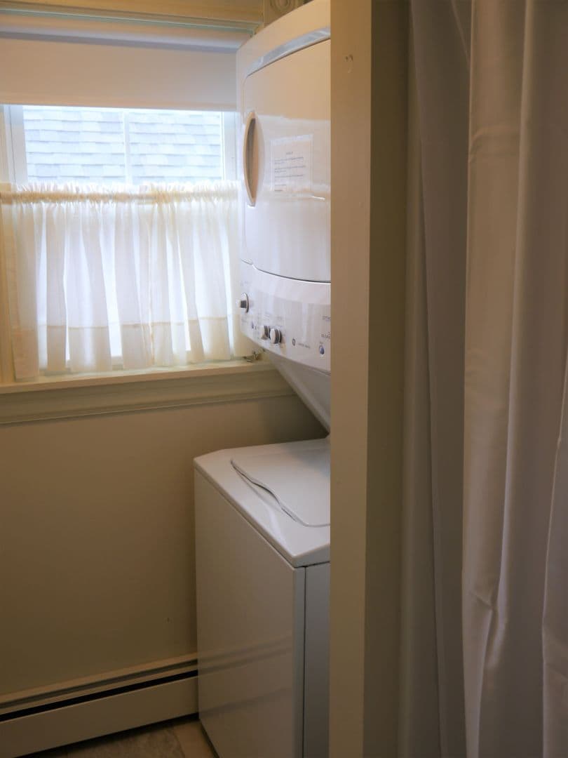Brunswick Apartment: 9 Cedar Street