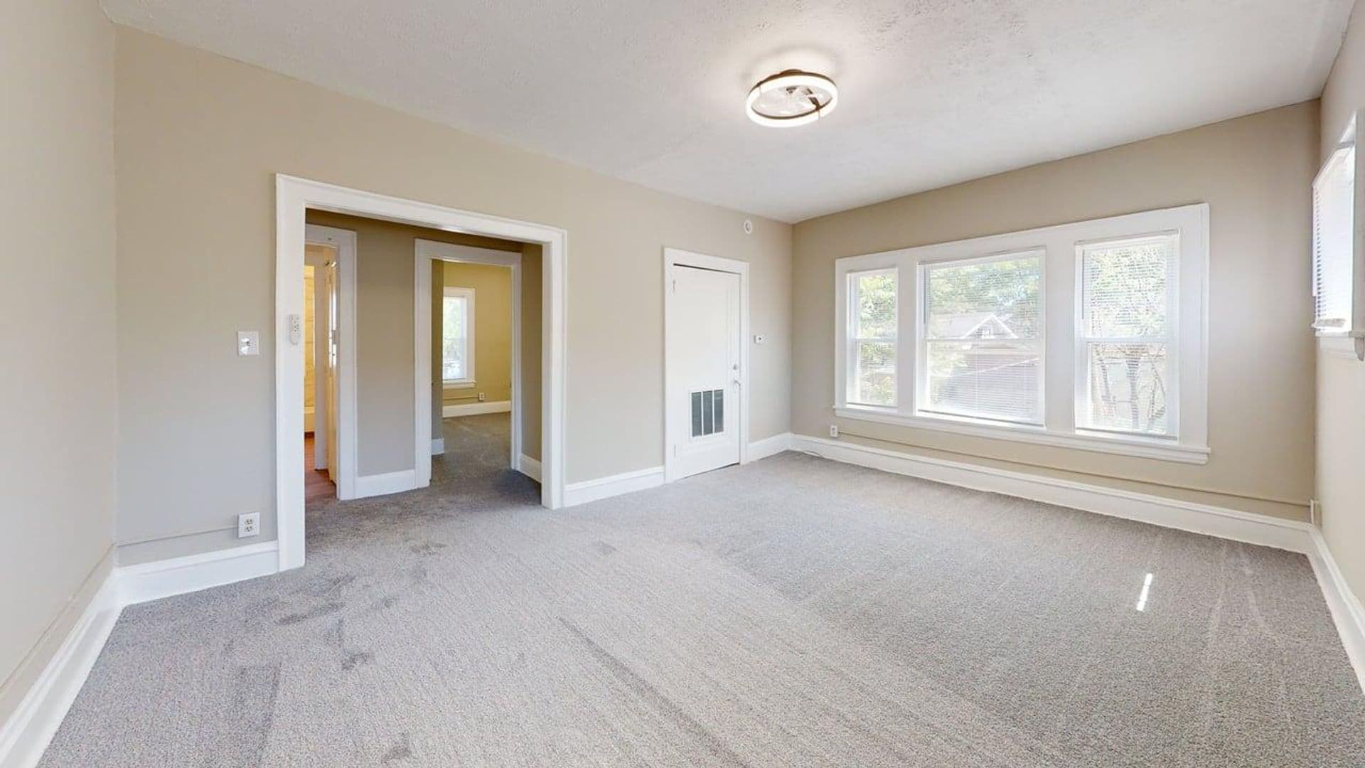 Cleveland Apartment: 3845 Riveredge Rd.