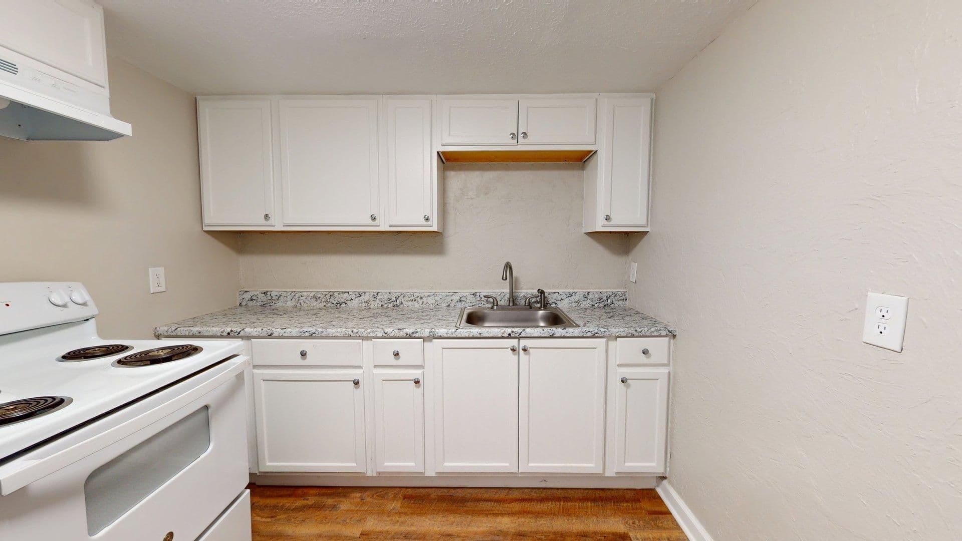 Elyria Apartment: 630 S. Abbe Rd.