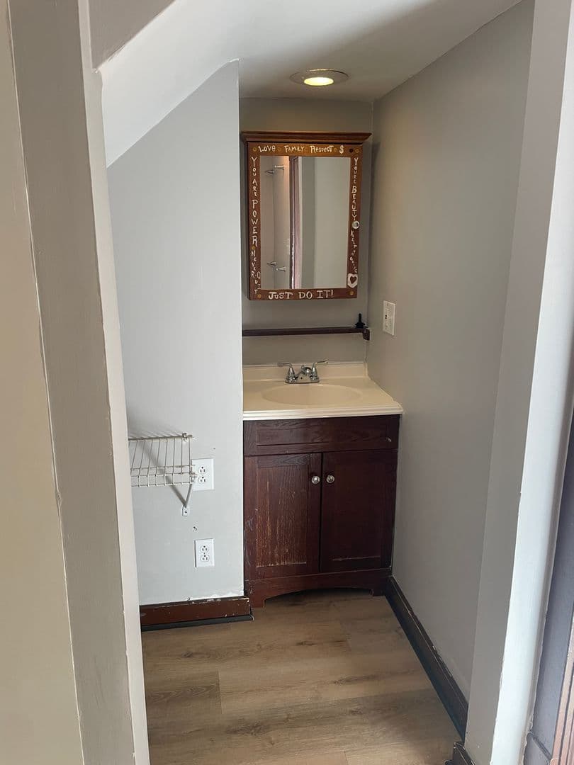 Parma Apartment: 5977 Ridge Road