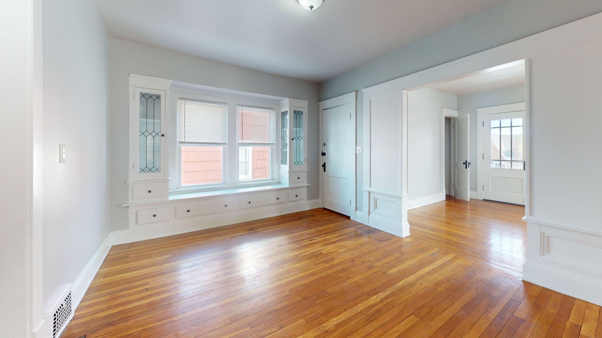 Lakewood Apartment: 2046 Wyandotte Avenue