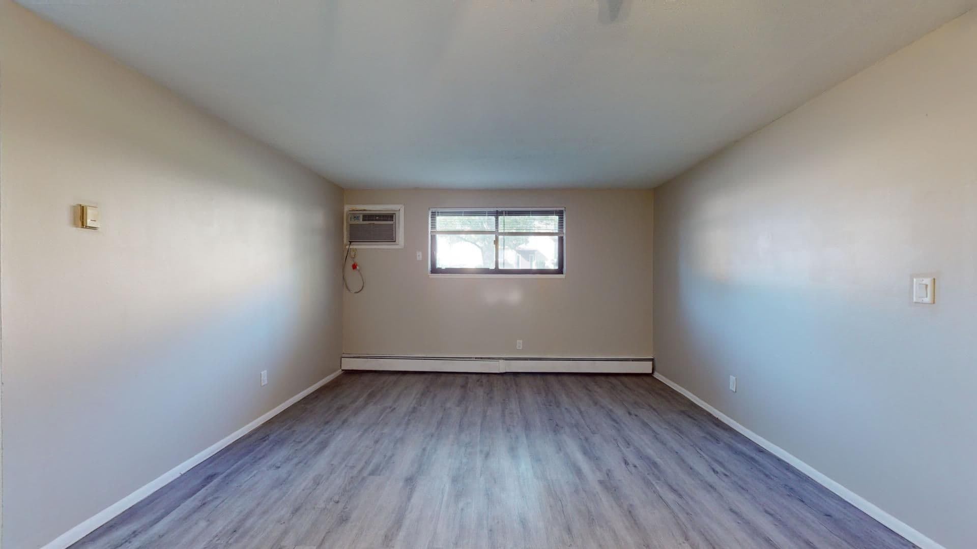 Maple Heights Apartment: 15312 Maple Park Dr.
