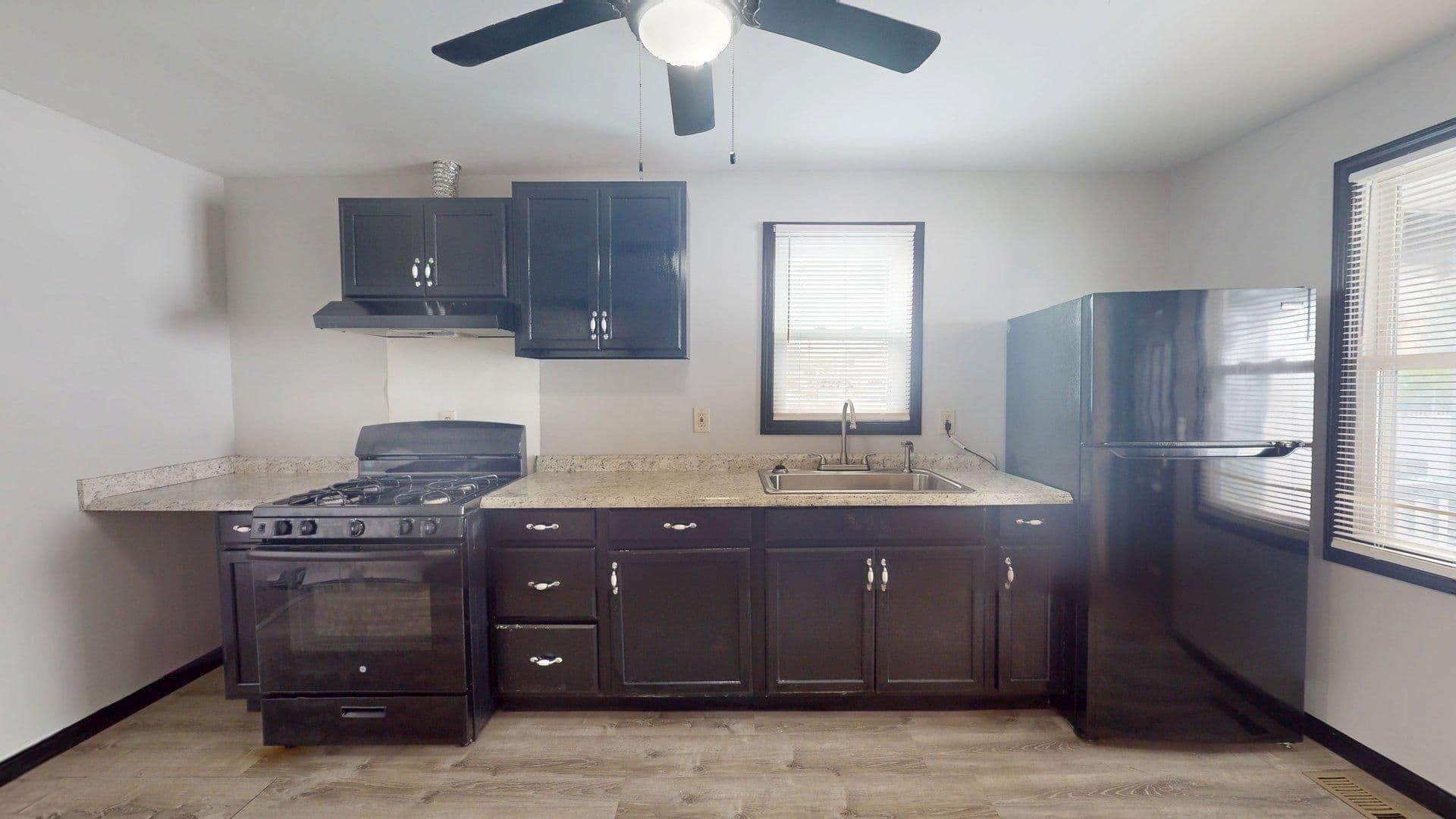 Cleveland Apartment: 1204-1206 Auburn Ave