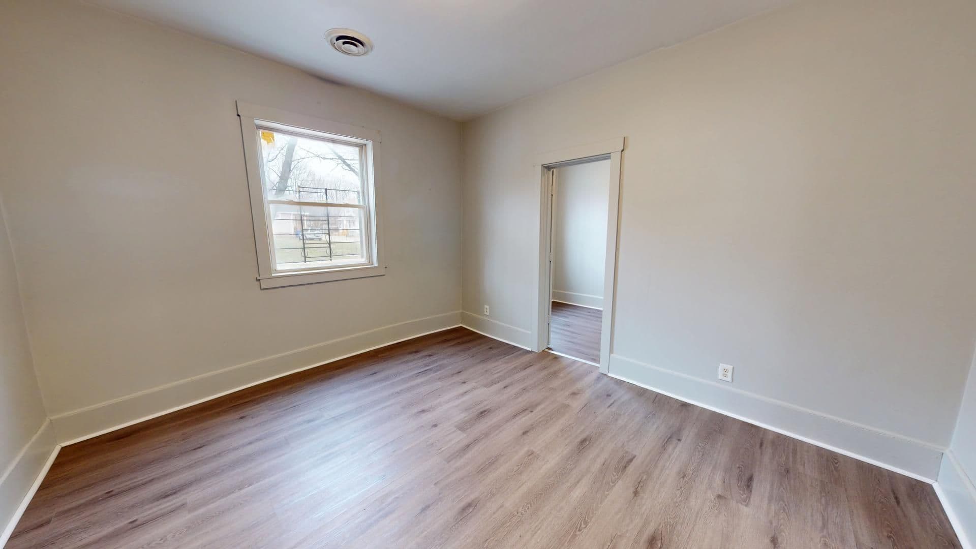 Cleveland Apartment: 3209 West 46th St