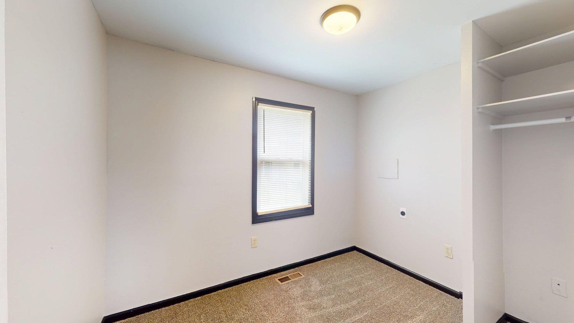 Cleveland Apartment: 1204-1206 Auburn Ave