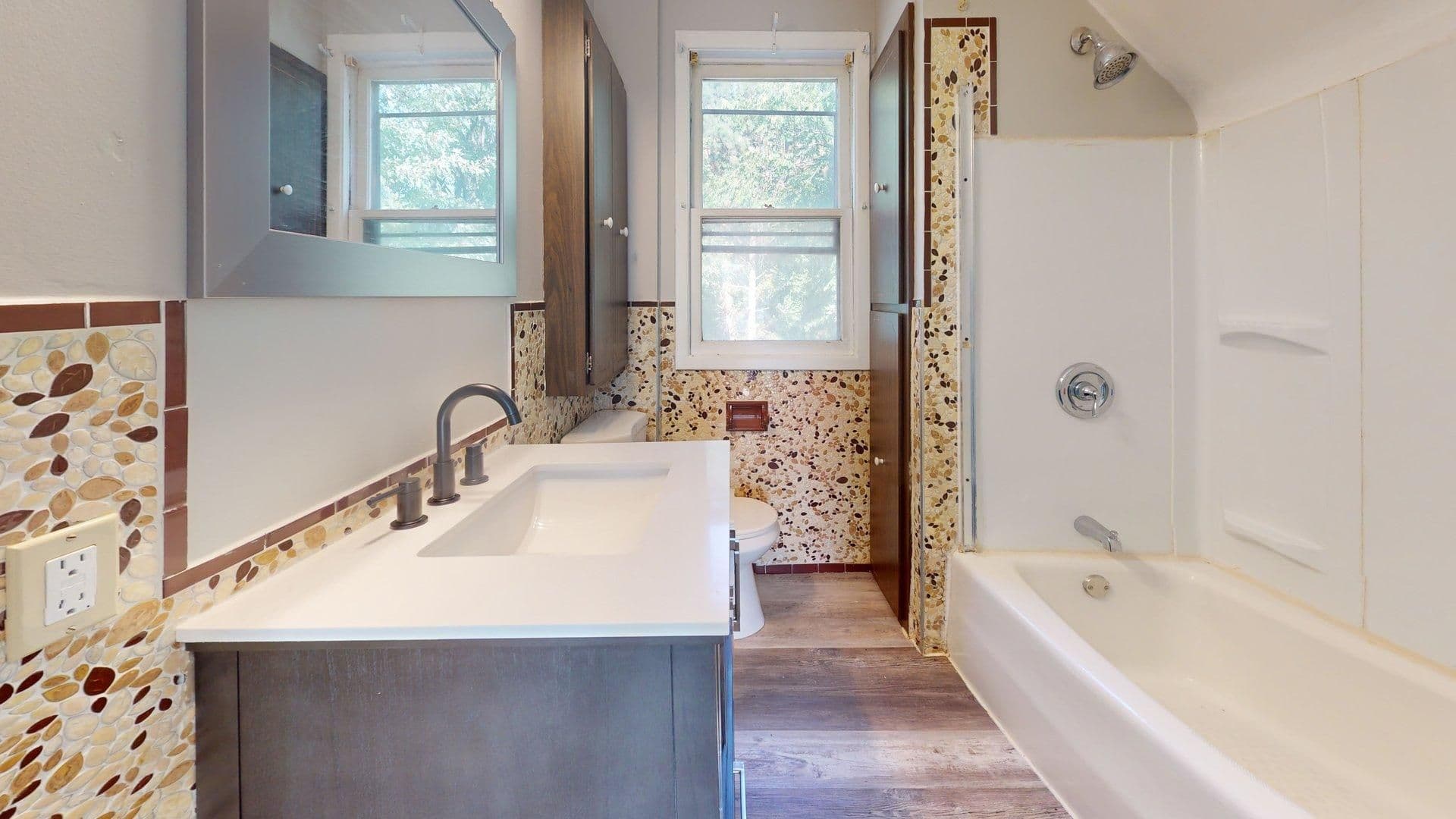 Cleveland House: 10914 Oliver Road