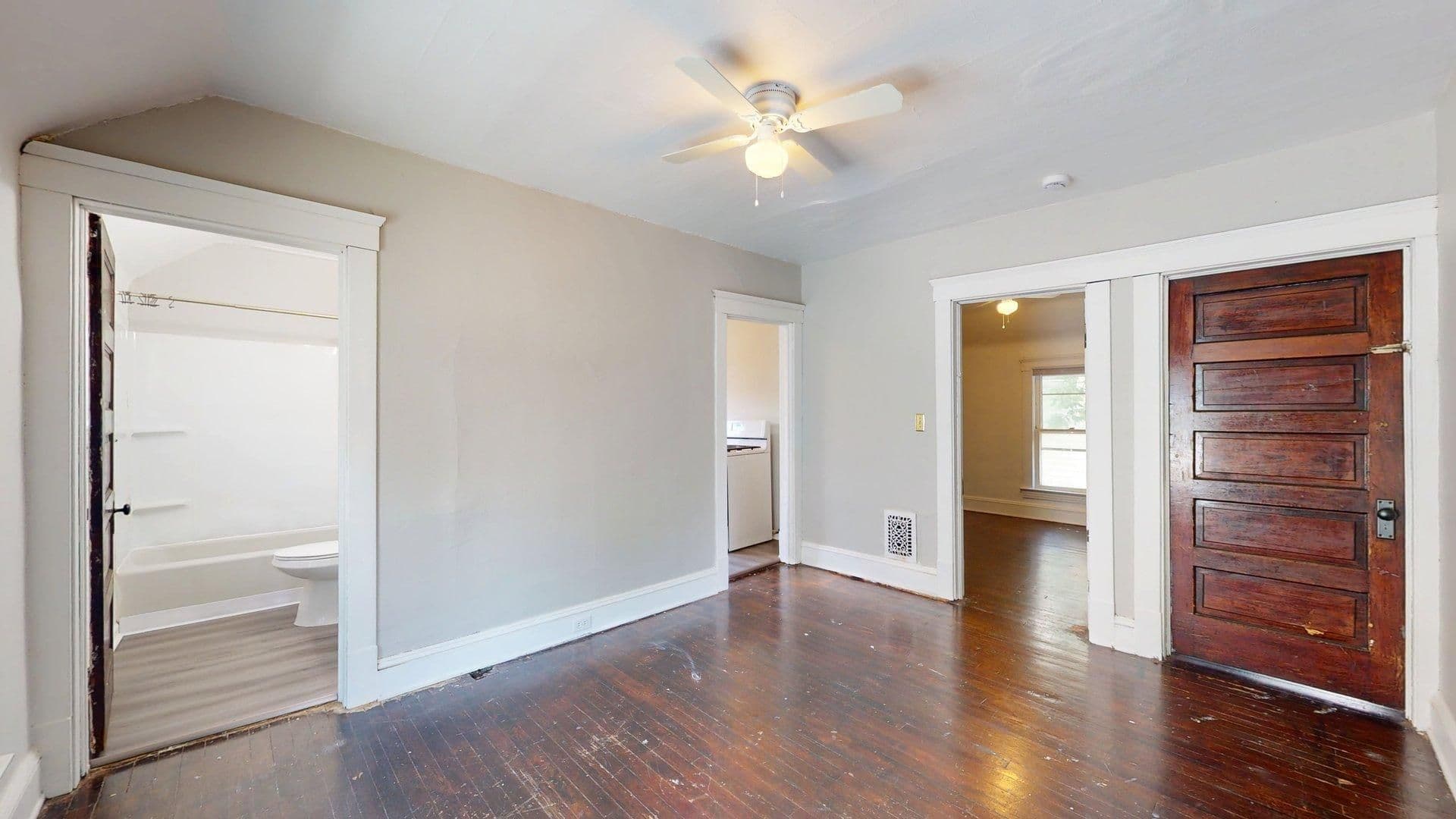 Cleveland Apartment: 3865 West 16th Street