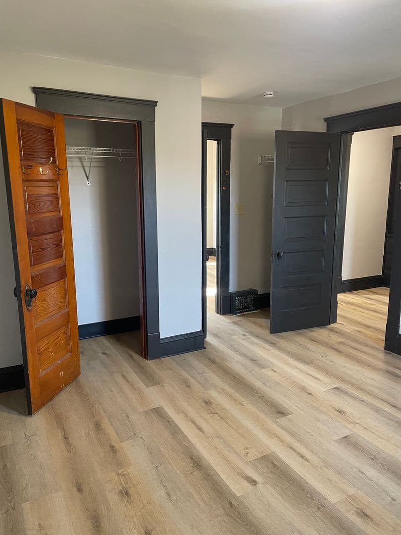 Parma Apartment: 5977 Ridge Road