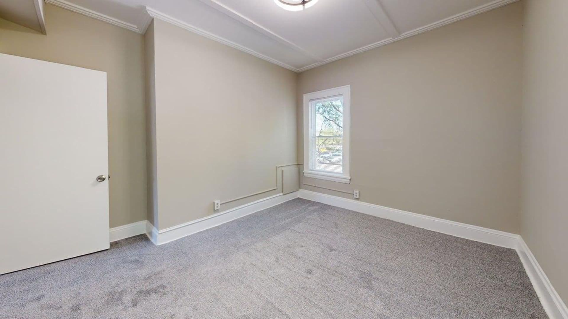 Cleveland Apartment: 3845 Riveredge Rd.