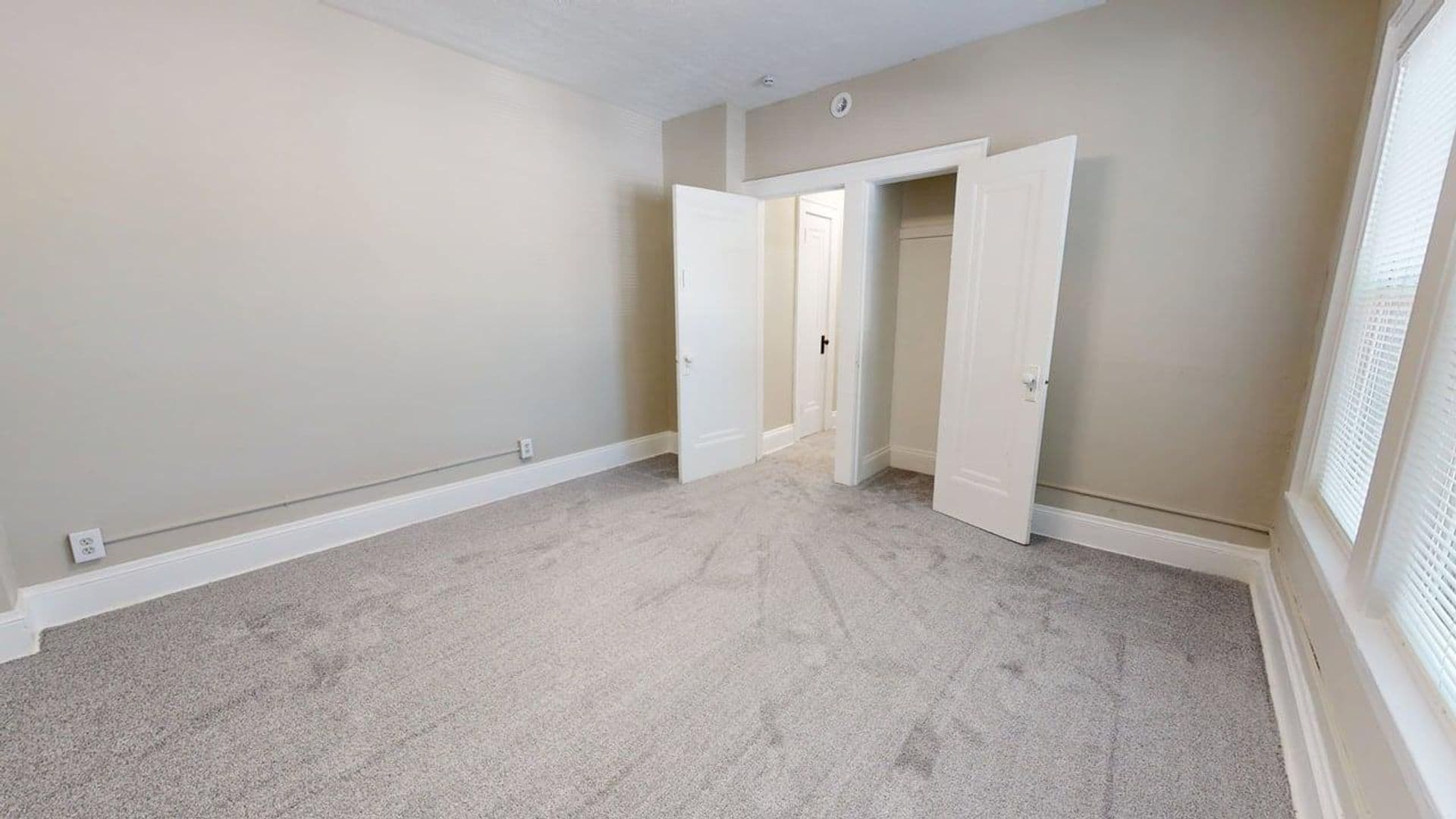 Cleveland Apartment: 3845 Riveredge Rd.