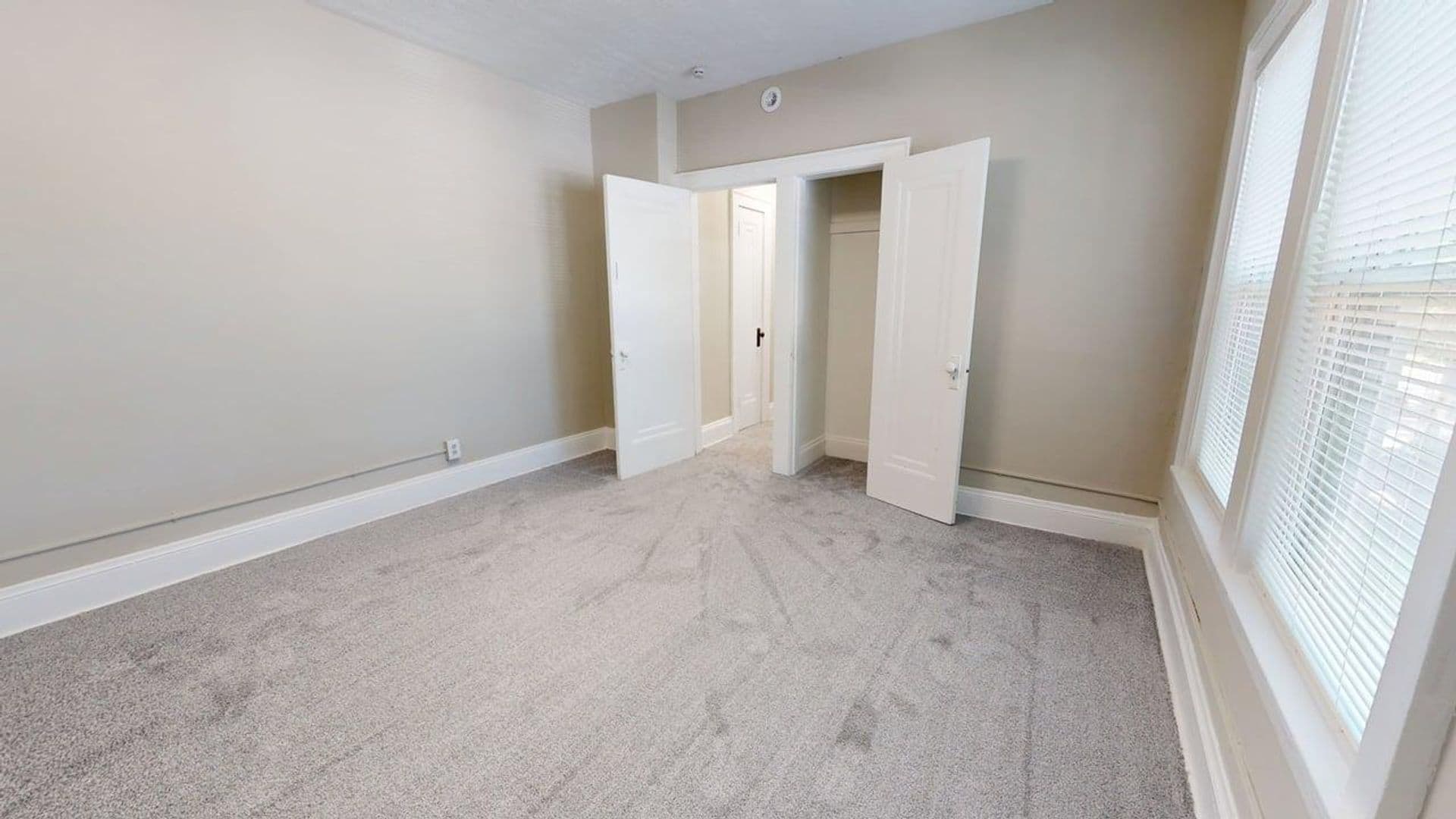 Cleveland Apartment: 3845 Riveredge Rd.