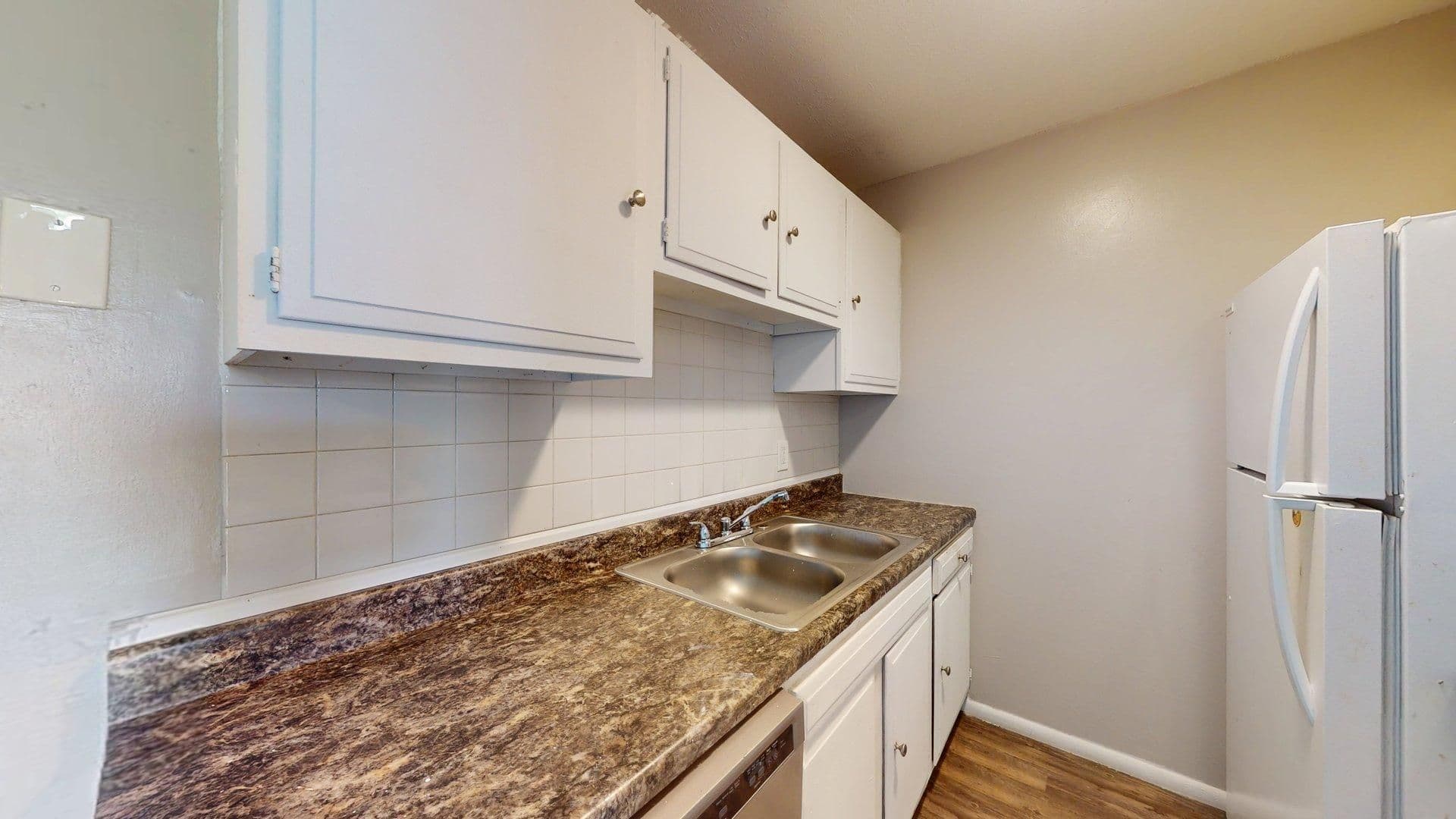 Maple Heights Apartment: 15312 Maple Park Dr.