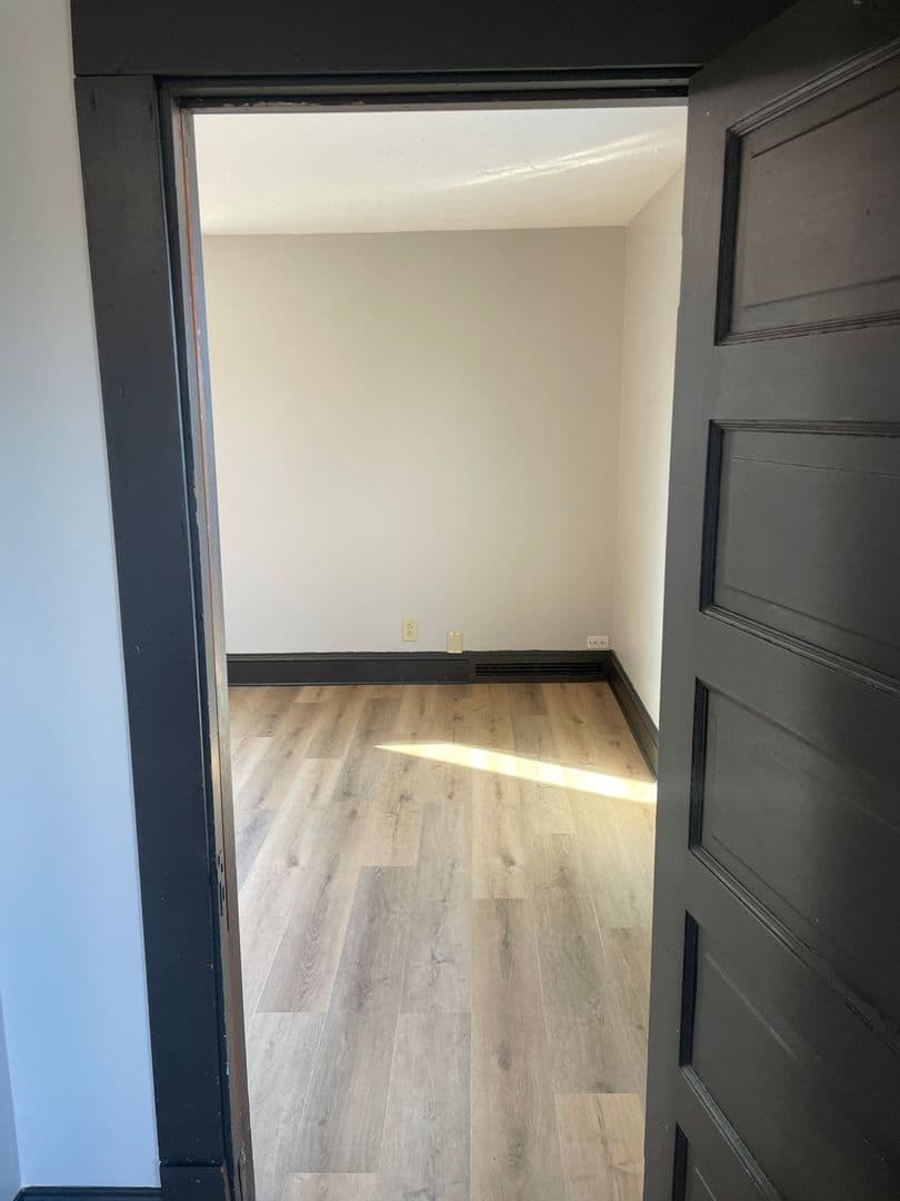 Parma Apartment: 5977 Ridge Road