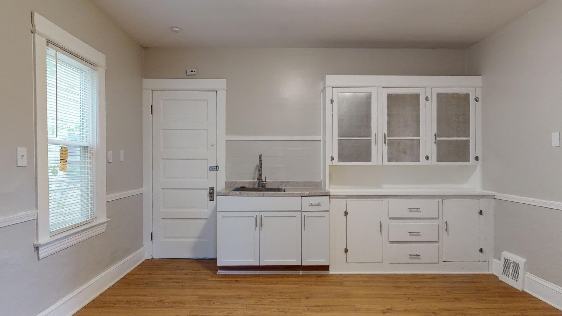 Cleveland Apartment: 4420 Bush Ave.